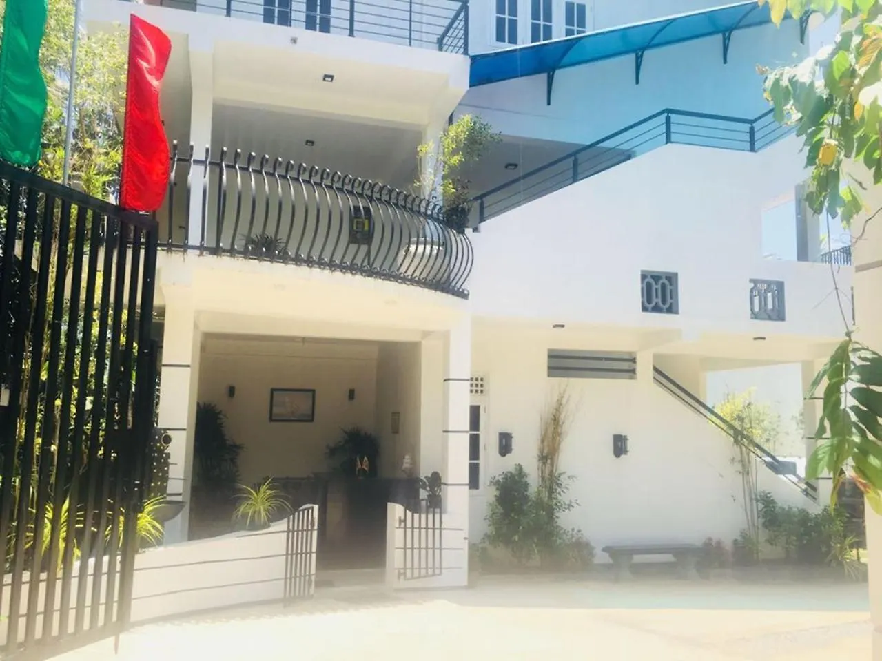 Yoho Cinnamon Canal View Negombo Hotel